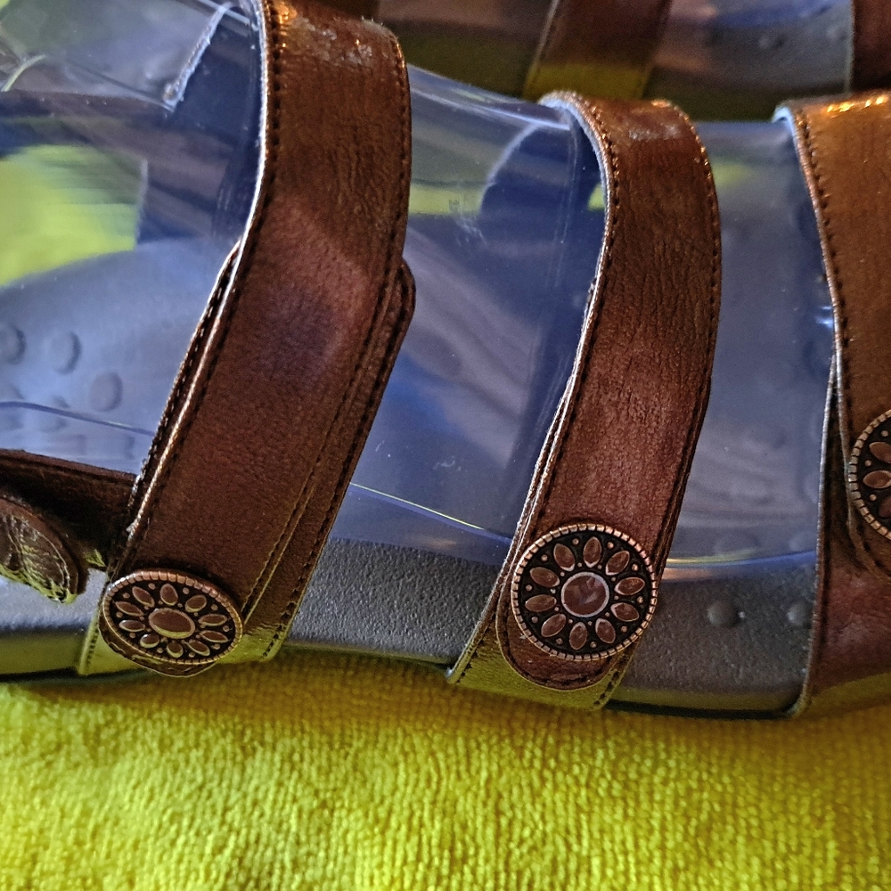 VIONIC like new 3 strap SANDALS great ARCH SUPPORT - Picture 3 of 8